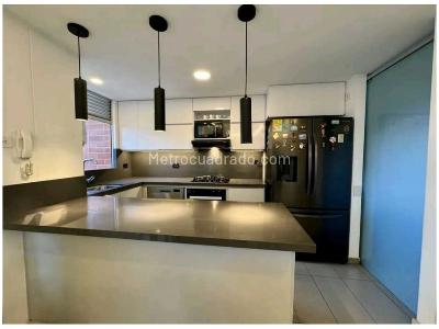 Apartamento en venta en El Poblado, Medellín · foto 3 de 14