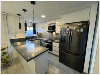 Apartamento en venta en El Poblado, Medellín · foto 4 de 14