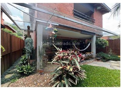 Casa de 3 alcobas en venta en Envigado, Envigado, 251 m² · foto 2 de 16