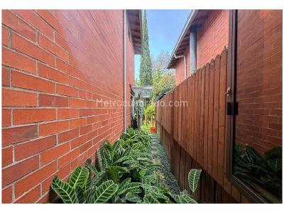 Casa de 3 alcobas en venta en Envigado, Envigado, 251 m² · foto 5 de 16