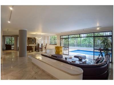 Apartamento en venta en El Poblado, Medellín · foto 3 de 12