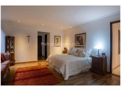 Apartamento en venta en El Poblado, Medellín · foto 8 de 12