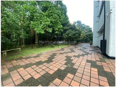 Apartamento de 3 alcobas en venta en El Poblado, Medellín, 178 m² · foto 18 de 20