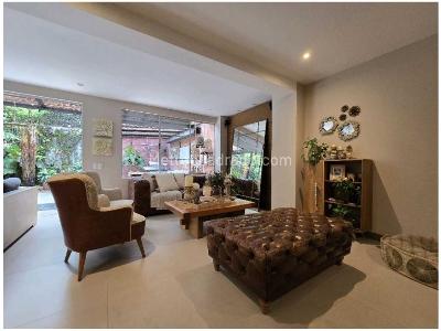 Casa de 3 alcobas en venta en Benedictinos, Envigado, 217 m² · foto 1 de 20