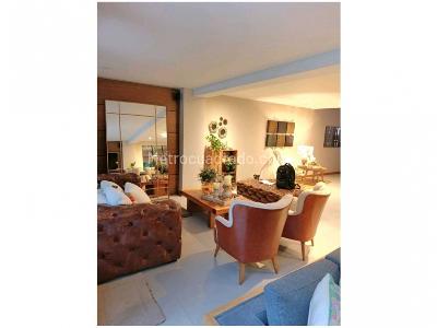 Casa de 3 alcobas en venta en Benedictinos, Envigado, 217 m² · foto 3 de 20