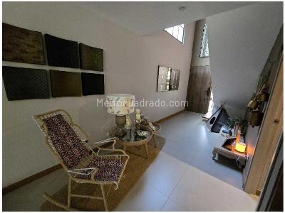 Casa de 3 alcobas en venta en Benedictinos, Envigado, 217 m² · foto 6 de 20