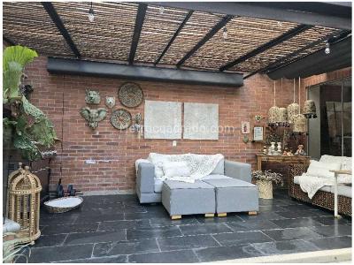 Casa de 3 alcobas en venta en Benedictinos, Envigado, 217 m² · foto 12 de 20