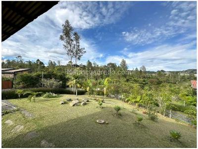 Casa de 3 alcobas en venta en Puro Cuero, Medellín, 308 m² · foto 2 de 20