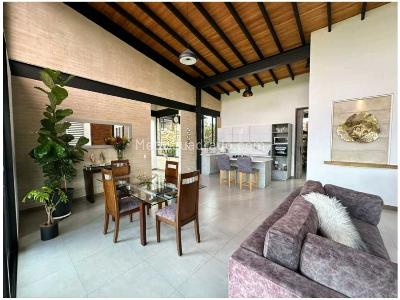 Casa de 3 alcobas en venta en Puro Cuero, Medellín, 308 m² · foto 3 de 20