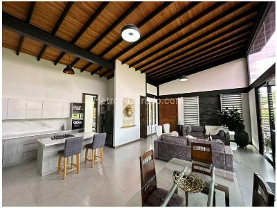 Casa de 3 alcobas en venta en Puro Cuero, Medellín, 308 m² · foto 9 de 20