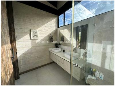 Casa de 3 alcobas en venta en Puro Cuero, Medellín, 308 m² · foto 11 de 20