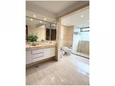 Apartamento de 3 alcobas en venta en El Poblado, Medellín, 292 m² · foto 13 de 14
