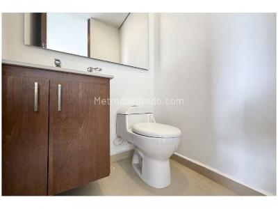 Apartamento de 1 alcoba en venta en El Poblado, Medellín, 63 m² · foto 18 de 19
