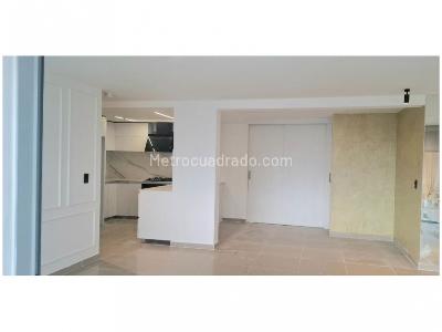 Apartamento de 3 alcobas en venta en Loma De Los Bernal, Medellín, 120 m² · foto 2 de 15