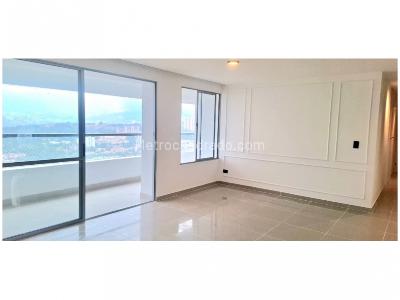 Apartamento de 3 alcobas en venta en Loma De Los Bernal, Medellín, 120 m² · foto 3 de 15