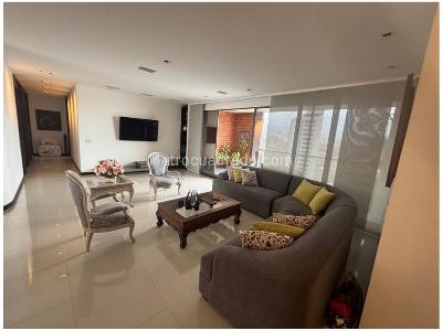 Apartamento de 3 alcobas en venta en El Poblado, Medellín, 214 m² · foto 2 de 20