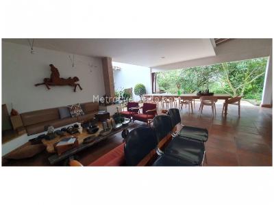 Casa de 4 alcobas en venta en Loma De Las Brujas, Envigado, 349 m² · foto 4 de 20