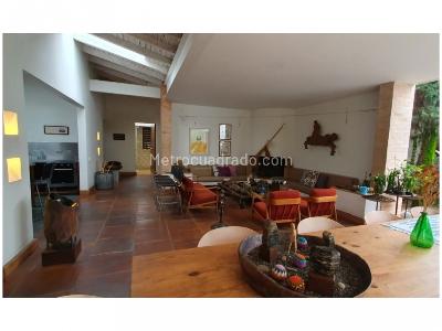 Casa de 4 alcobas en venta en Loma De Las Brujas, Envigado, 349 m² · foto 5 de 20