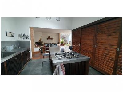 Casa de 4 alcobas en venta en Loma De Las Brujas, Envigado, 349 m² · foto 9 de 20