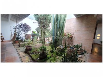 Casa de 4 alcobas en venta en Loma De Las Brujas, Envigado, 349 m² · foto 10 de 20