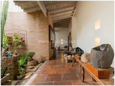 Casa de 4 alcobas en venta en Loma De Las Brujas, Envigado, 349 m² · foto 11 de 20