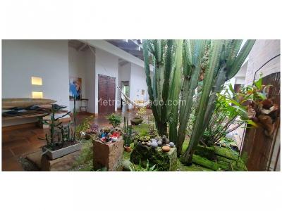 Casa de 4 alcobas en venta en Loma De Las Brujas, Envigado, 349 m² · foto 12 de 20