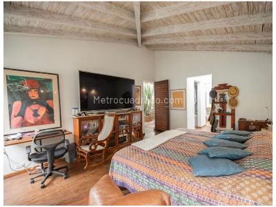 Casa de 4 alcobas en venta en Loma De Las Brujas, Envigado, 349 m² · foto 15 de 20