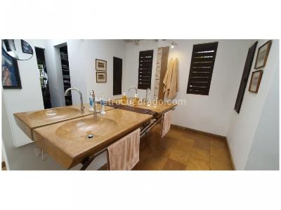 Casa de 4 alcobas en venta en Loma De Las Brujas, Envigado, 349 m² · foto 18 de 20