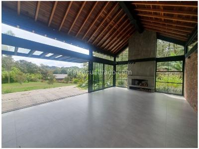 Casa de 3 alcobas en venta en El Poblado, Envigado, 176 m² · foto 2 de 20