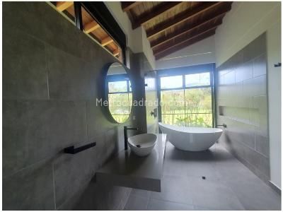 Casa de 3 alcobas en venta en El Poblado, Envigado, 176 m² · foto 14 de 20