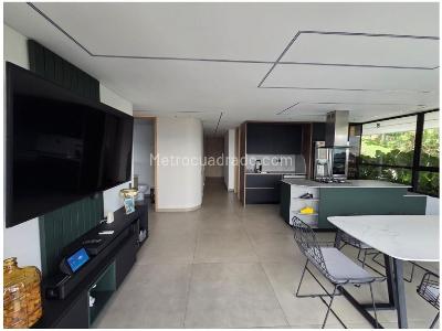 Apartamento de 2 alcobas en venta en El Poblado, Medellín, 133 m² · foto 4 de 20