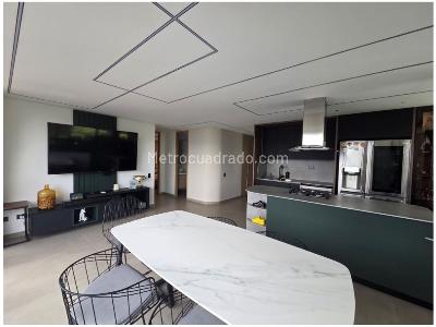 Apartamento de 2 alcobas en venta en El Poblado, Medellín, 133 m² · foto 5 de 20