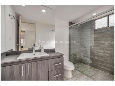 Apartamento de 3 alcobas en venta en El Poblado, Medellín, 131 m² · foto 19 de 20