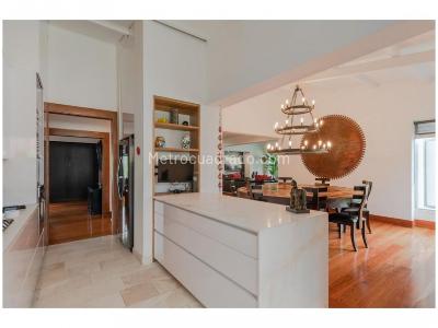Apartamento de 2 alcobas en venta en El Poblado, Medellín, 230 m² · foto 2 de 15