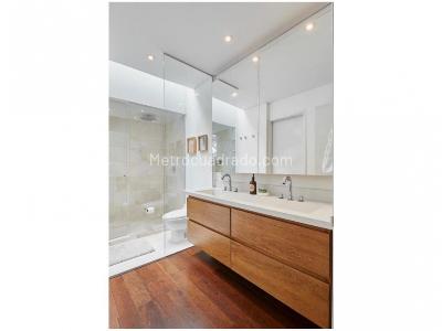 Apartamento de 2 alcobas en venta en El Poblado, Medellín, 230 m² · foto 10 de 15