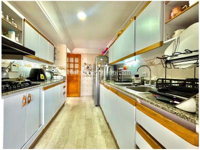 Apartamento de 3 alcobas en venta en El Poblado, Medellín, 153 m² · foto 10 de 20