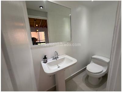 Apartamento de 4 alcobas en venta en El Tesoro, Medellín, 205 m² · foto 7 de 18