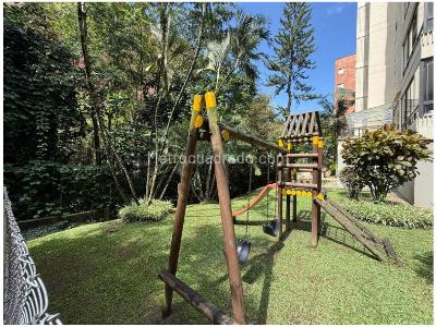 Apartamento de 4 alcobas en venta en El Tesoro, Medellín, 205 m² · foto 16 de 18
