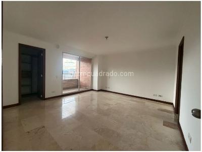 Apartamento de 3 alcobas en venta en Laureles, Medellín, 155 m² · foto 3 de 20