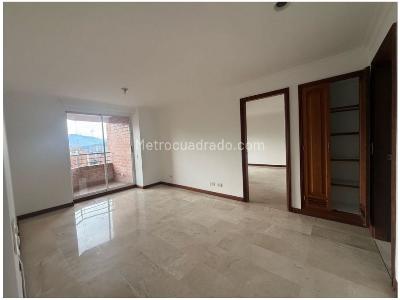 Apartamento de 3 alcobas en venta en Laureles, Medellín, 155 m² · foto 10 de 20