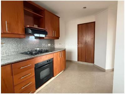 Apartamento de 3 alcobas en venta en Laureles, Medellín, 155 m² · foto 14 de 20