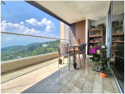 Apartamento de 4 alcobas en venta en El Poblado, Medellín, 217 m² · foto 4 de 20