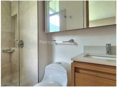 Apartamento de 4 alcobas en venta en El Poblado, Medellín, 217 m² · foto 19 de 20