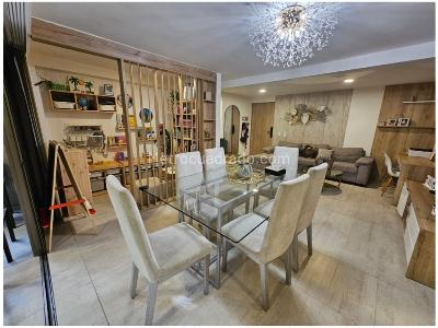 Apartamento de 3 alcobas en venta en Loma De Los Bernal, Medellín, 113 m² · foto 1 de 15