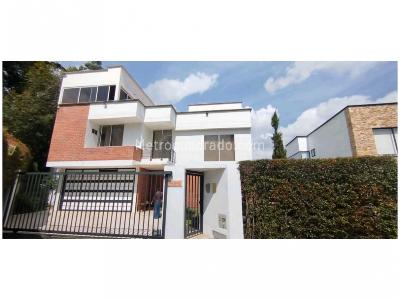 Casa de 5 alcobas en venta en El Porvenir, Rionegro, 428 m² · foto 1 de 20