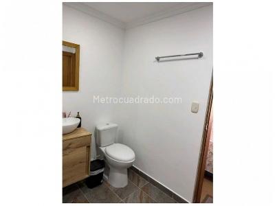 Casa de 5 alcobas en venta en Loma De Los Bernal, Medellín, 198 m² · foto 6 de 18