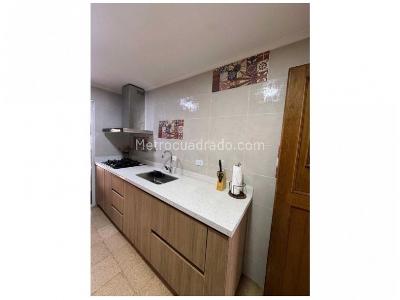Casa de 5 alcobas en venta en Loma De Los Bernal, Medellín, 198 m² · foto 11 de 18