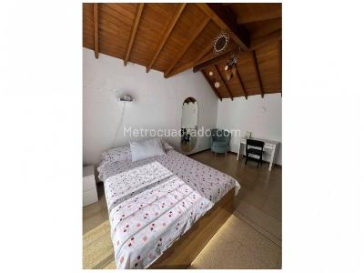 Casa de 5 alcobas en venta en Loma De Los Bernal, Medellín, 198 m² · foto 13 de 18