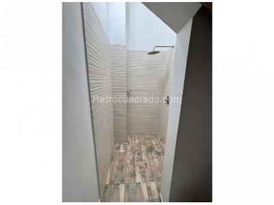 Casa de 5 alcobas en venta en Loma De Los Bernal, Medellín, 198 m² · foto 15 de 18