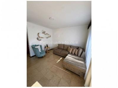 Casa de 5 alcobas en venta en Loma De Los Bernal, Medellín, 198 m² · foto 16 de 18